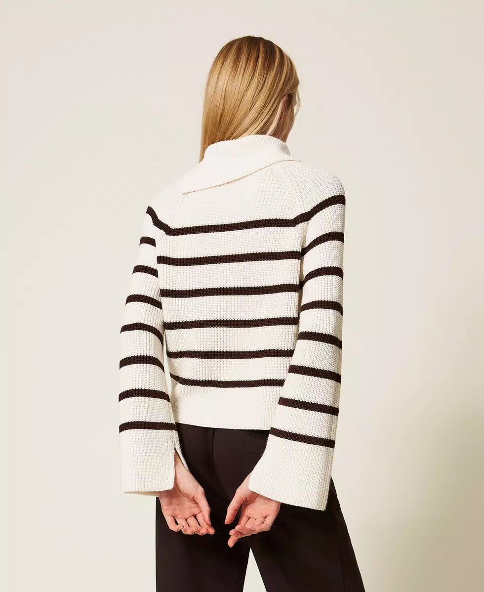 Maglia a righe con collo asimmetrico Twinset