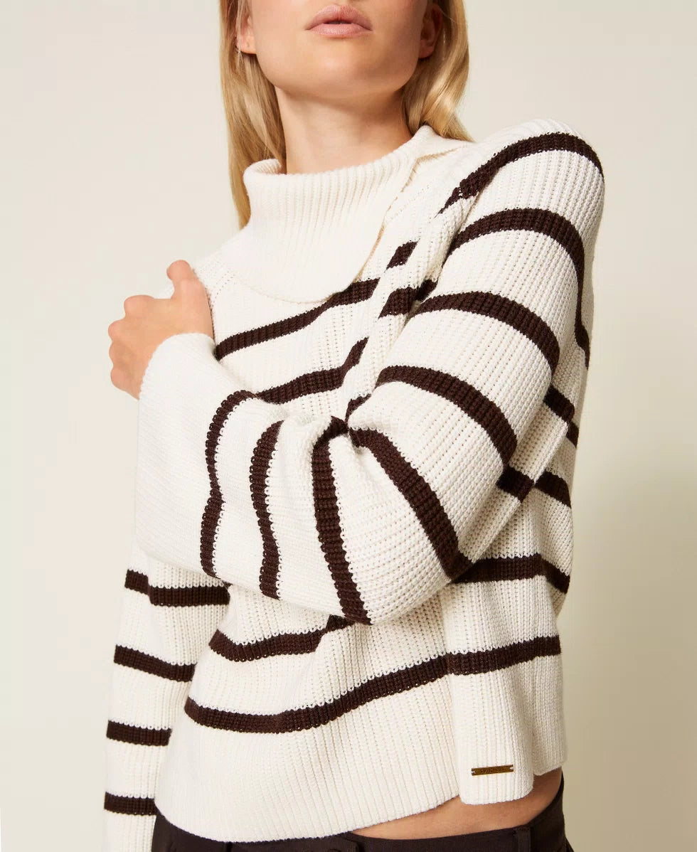 Maglia a righe con collo asimmetrico Twinset