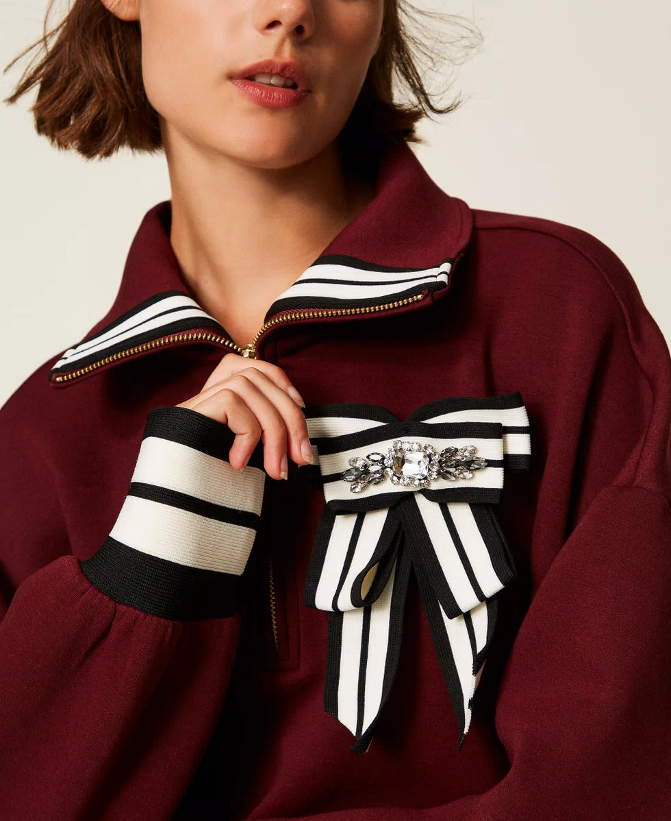 Felpa in tessuto scuba con spilla Twinset