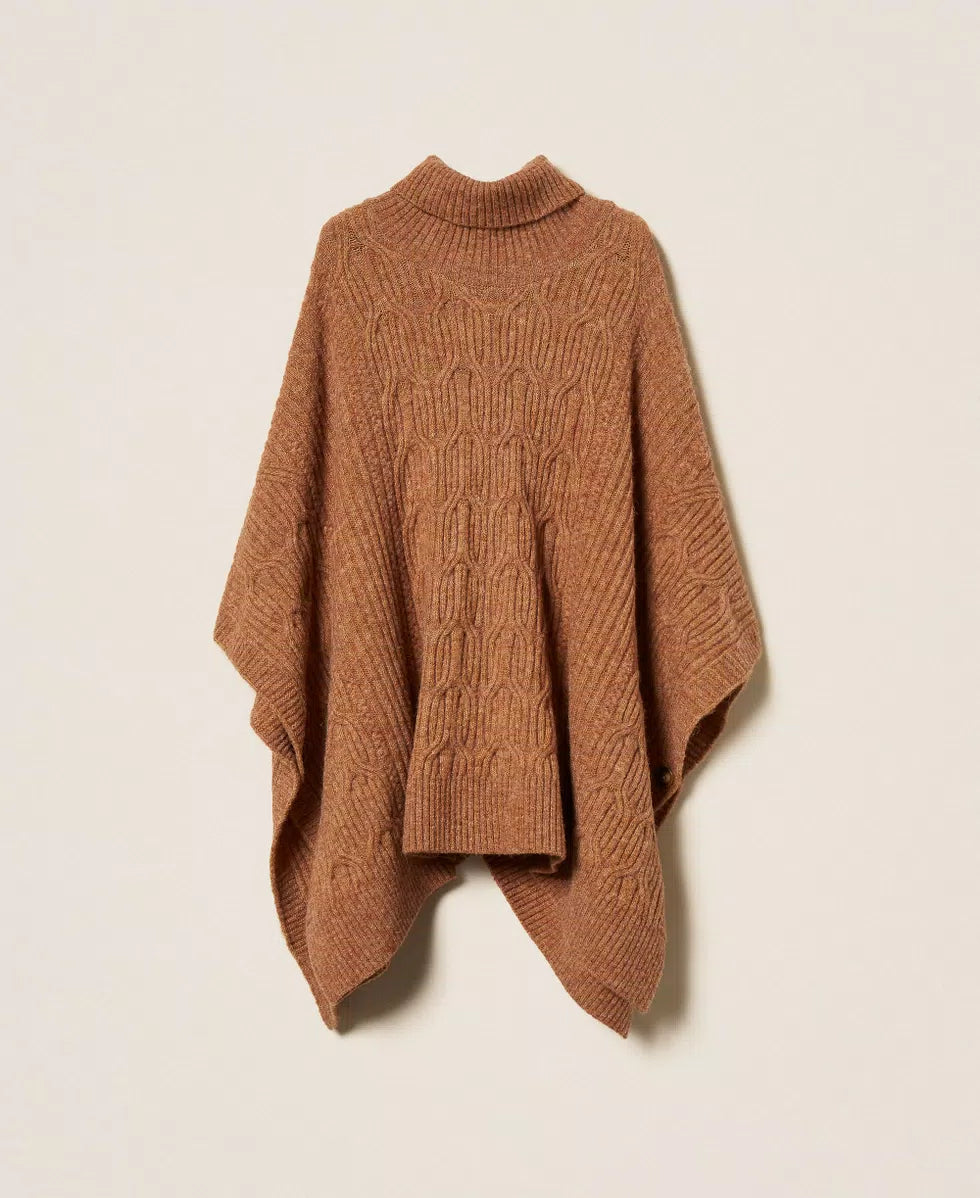Cappa in maglia a coste intrecciate TWINSET